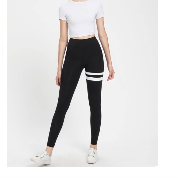 Asymmetric Striped Leggings - Picture 5 of 10